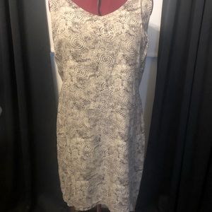Royal Robbins Dress Size X Large Natural V-Neck Casual